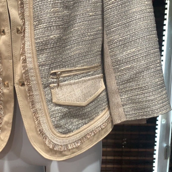 COPY - White/Black Jacket - Picture 2 of 8